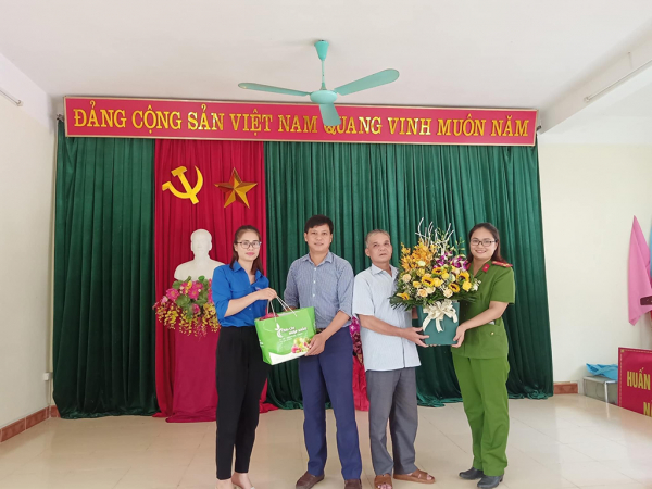 Tuổi trẻ Công an tỉnh Cao Bằng tổ chức nhiều hoạt động ý nghĩa nhân Ngày Thương binh - Liệt sĩ  -0