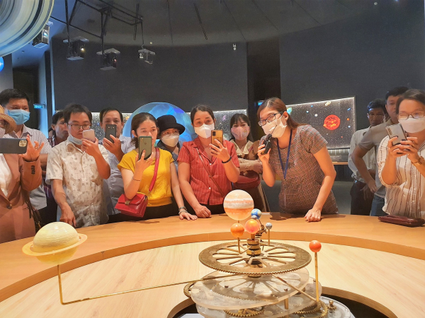 Trung tâm khám phá khoa học đầu tiên của Việt Nam hút khách du lịch -0