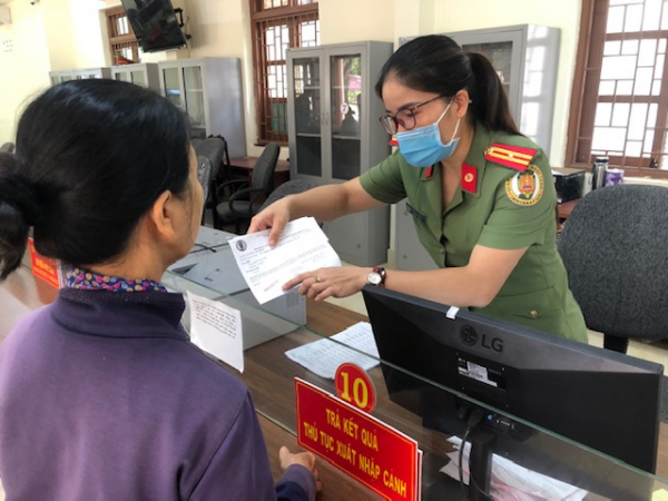 Công an Đắk Nông quyết liệt thực hiện cao điểm 90 ngày đêm cấp hộ chiếu mẫu mới cho công dân -0