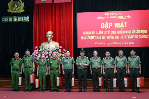 Công an các đơn vị, địa phương tổ chức nhiều hoạt động tri ân -0