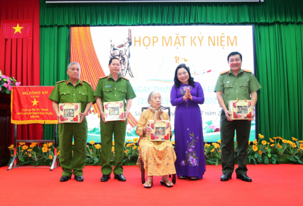 Công an các đơn vị, địa phương tổ chức nhiều hoạt động tri ân -0