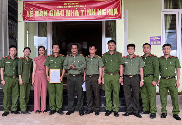 Công an các đơn vị, địa phương tổ chức nhiều hoạt động tri ân -0