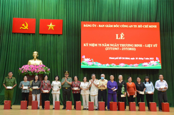 Công an TP Hồ Chí Minh họp mặt Thương binh, thân nhân Liệt sĩ -0