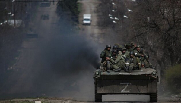 Nga pháo kích chặn đường rút của lính Ukraine ở Donetsk -0