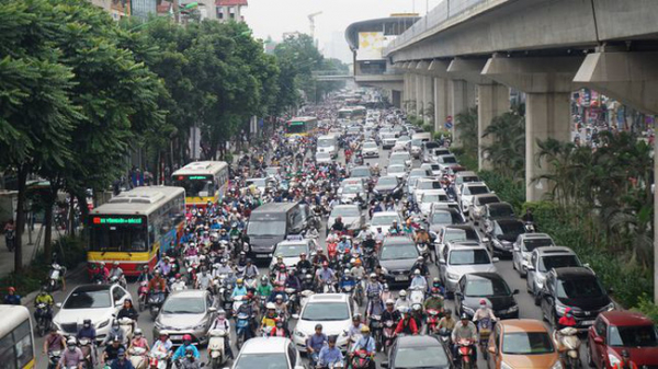 Hà Nội: Từ 6/8, phân làn cứng tách ô tô, xe máy trên đường Nguyễn Trãi  -0