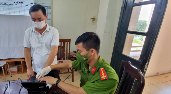 Hà Nội: Dồn lực cấp CCCD gắn chíp cho người dân -0