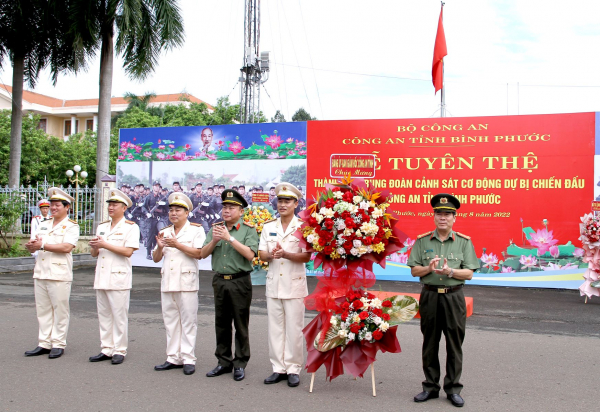 Tuyên thệ thành lập Trung đoàn cảnh sát cơ động dự bị chiến đấu -0