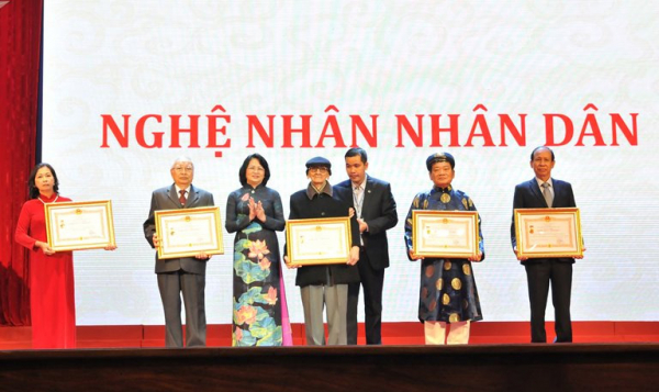 Chồng chéo trong xét tặng danh hiệu nghệ nhân -0