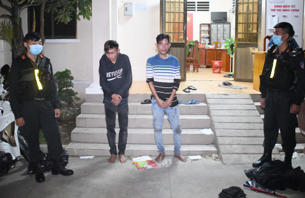 Hai thanh niên bắn trộm 9 con chó trong đêm -1