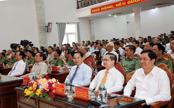 Bộ trưởng Tô Lâm gặp mặt cán bộ Công an cấp cao nghỉ hưu tại khu vực Tây Nam Bộ -1