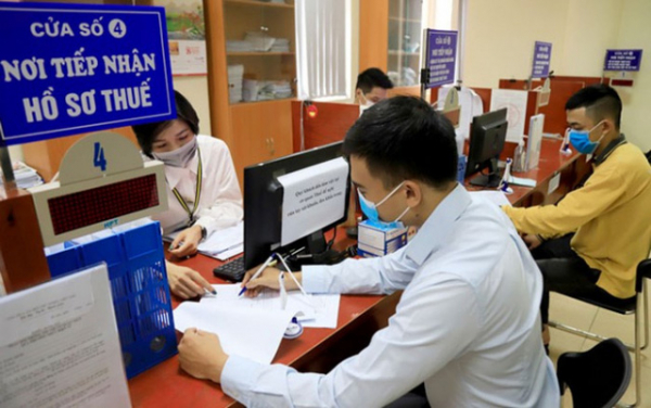 483 người có thành tích trong nộp thuế được tặng giấy khen -0