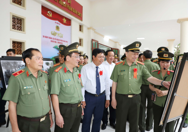 Minister To Lam attends celebration of the 38th anniversary of the victory of counterintelligence plan CM12 - 0