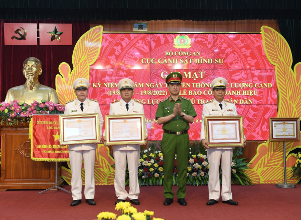 Cảnh sát hình sự “Qủa đấm thép” trên mặt trận đấu tranh phòng, chống tội phạm -0