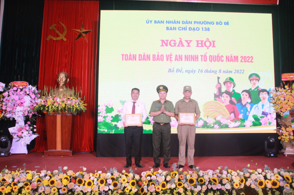 Tưng bừng Ngày hội toàn dân bảo vệ an ninh Tổ quốc tại phường Bồ Đề, quận Long Biên, Hà Nộ -0