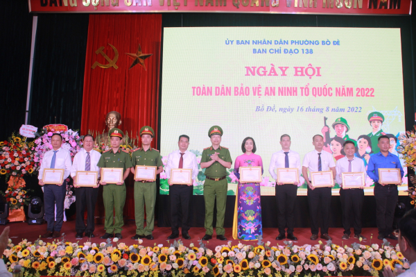 Tưng bừng Ngày hội toàn dân bảo vệ an ninh Tổ quốc tại phường Bồ Đề, quận Long Biên, Hà Nộ -0