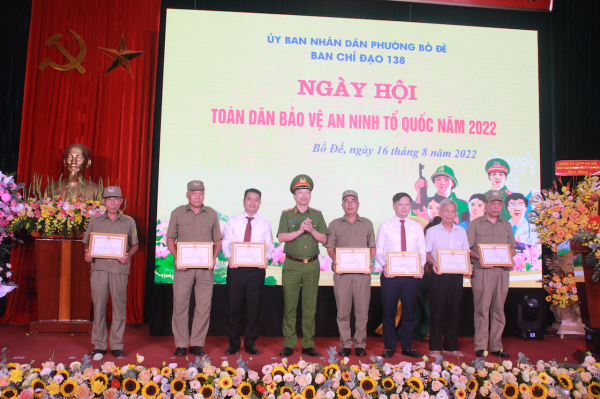 Tưng bừng Ngày hội toàn dân bảo vệ an ninh Tổ quốc tại phường Bồ Đề, quận Long Biên, Hà Nộ -0