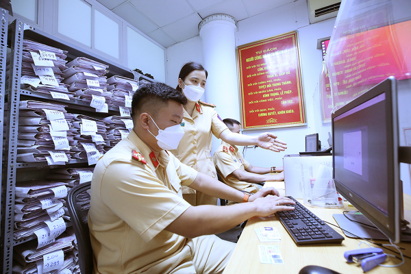 17_ Hiện đại hóa từ những “ngã tư đường phố” Hoàng Phong -0
