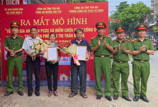 Ra mắt mô hình “Tổ liên gia an toàn PCCC” và “Điểm chữa cháy công cộng” tại huyện Văn Yên -0