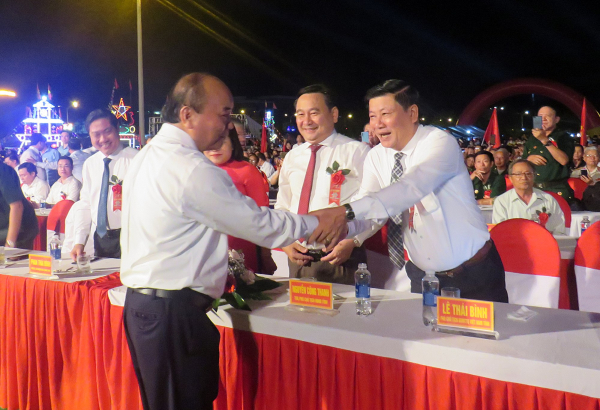 Chủ tịch nước Nguyễn Xuân Phúc dự kỷ niệm 50 năm Chiến thắng Cấm Dơi -0