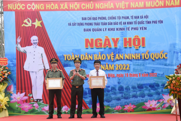 Phó trưởng Ban Dân vận Trung ương dự “Ngày hội toàn dân bảo vệ ANTQ” tại Phú Yên. -0