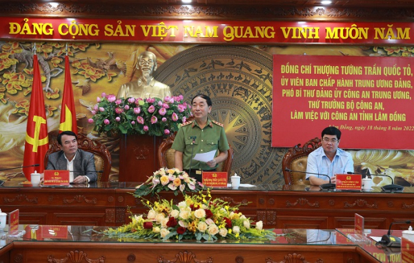 Deputy Minister Tran Quoc To works with Lam Dong Police Department -0