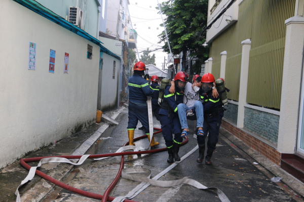 Người dân tin vào sự hiệu quả của mô hình “Tổ liên gia an toàn PCCC” -1