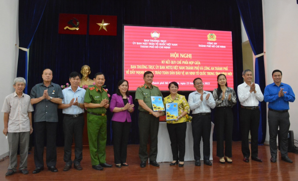 Công an và Ủy ban MTTQ Việt Nam TP Hồ Chí Minh ký kết quy chế phối hợp  -0