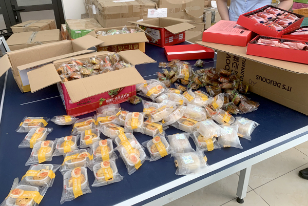 Hà Nội: Thu giữ hàng nghìn chiếc bánh Trung thu không có nguồn gốc xuất xứ -0