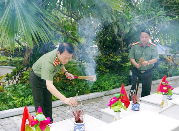 Thứ trưởng Lương Tam Quang làm việc tại Công an tỉnh Hà Giang -0