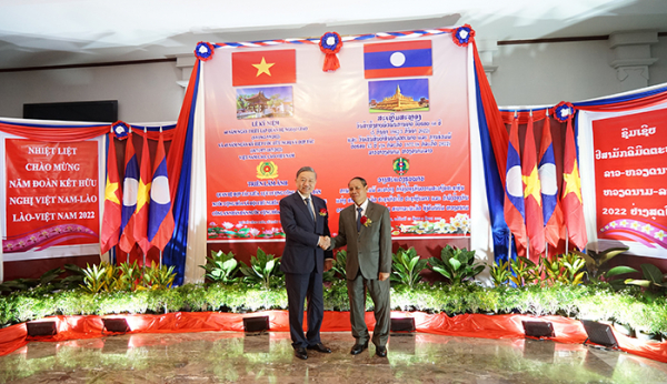 Góp phần củng cố và tăng cường mối quan hệ giữa hai nước Việt Nam - Lào -0