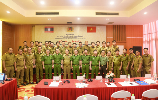 Vietnam’s Ministry of Public Security holds narcotics investigation training for Lao police -0