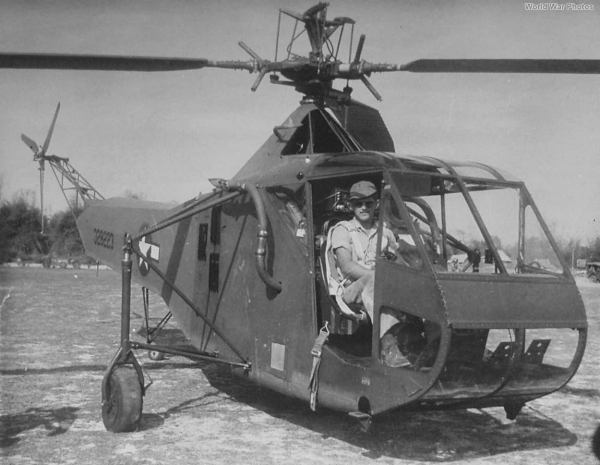 Cuộc giải cứu đầu tiên bằng máy bay trực thăng -0
