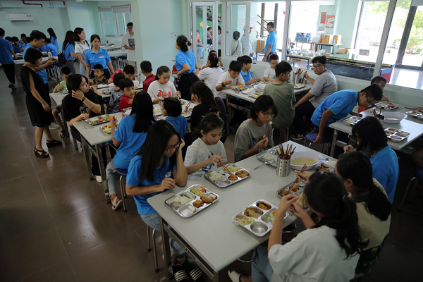 Chủ tịch nước Nguyễn Xuân Phúc dự Ngày hội tới trường Hope School -1