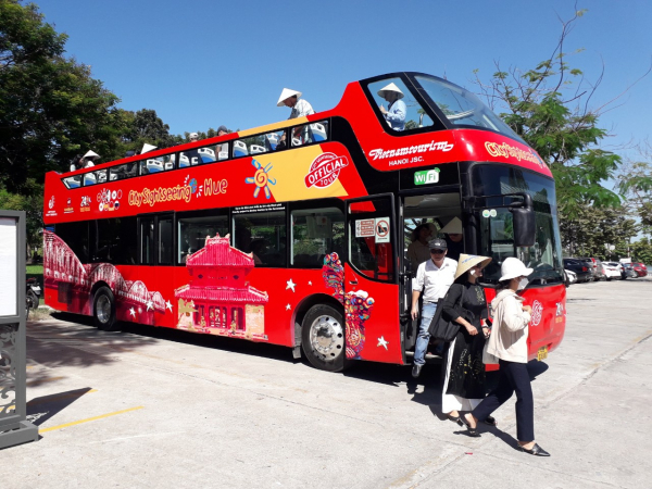 Thừa Thiên-Huế mở tuyến xe buýt 2 tầng phục vụ du khách tham quan -0