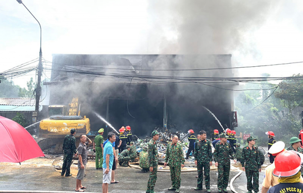 Khống chế hỏa hoạn tại kho hàng nguyên liệu giấy, nhựa và các chất dễ cháy -3