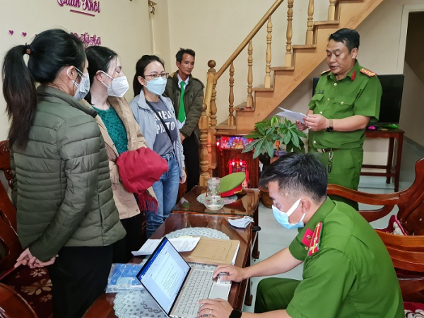 Thủ đoạn móc nối với Việt Á của 2 nhân viên y tế ở Lâm Đồng -0