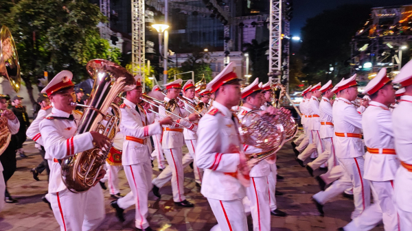 Nhiều màn biểu diễn đặc sắc từ Đoàn Nghi lễ CAND phục vụ nhân dân TP Hồ Chí Minh  -4