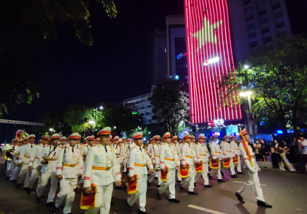 Nhiều màn biểu diễn đặc sắc từ Đoàn Nghi lễ CAND phục vụ nhân dân TP Hồ Chí Minh  -7