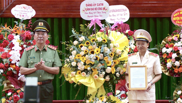 Công bố quyết định bổ nhiệm Hiệu trưởng Trường Đại học Kỹ thuật - Hậu cần CAND -0