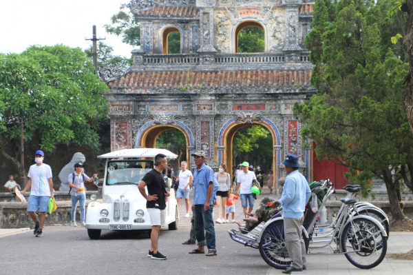 Thừa Thiên-Huế mạnh tay xử lý nạn “cò mồi”, chèo kéo khách du lịch -0