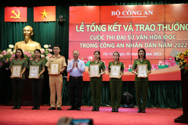 Tổng kết và trao thưởng cuộc thi Đại sứ Văn hóa đọc trong CAND năm 2022 -0