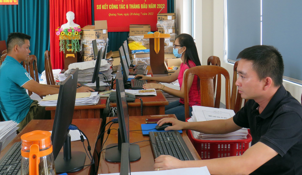 CSGT Quảng Nam nỗ lực cập nhật dữ liệu đăng ký ôtô -0