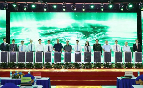Thủ tướng Phạm Minh Chính dự khởi công, kiểm tra, đôn đốc thi công các công trình hạ tầng trọng điểm tại tỉnh Bình Thuận -0