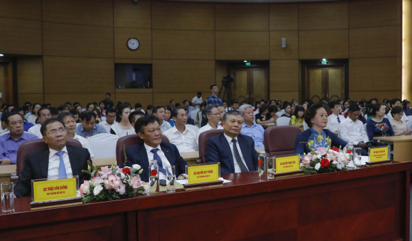 Phát huy giá trị tài liệu lưu trữ phục vụ công chúng, đáp ứng yêu cầu kiến thiết quốc gia -0