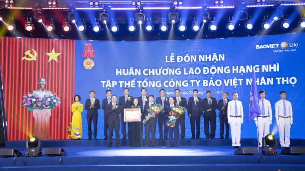 Bảo Việt Nhân thọ tiếp tục dẫn đầu Top 10 “Công ty bảo hiểm nhân thọ uy tín năm 2022” -0