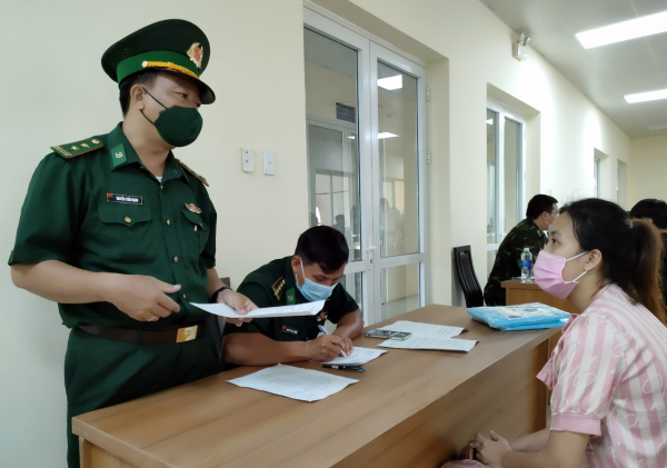 Tiếp nhận 26 công dân Việt Nam do phía Campuchia trao trả -1