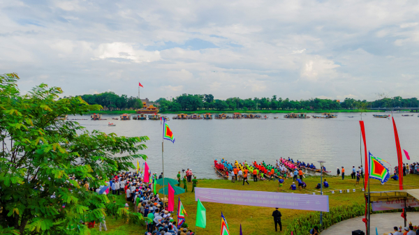 Hấp dẫn giải đua ghe truyền thống trên sông Hương -0