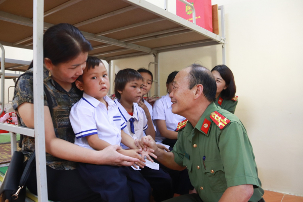 “Chắp cánh ước mơ” cho trẻ em vùng cao Sơn La -0