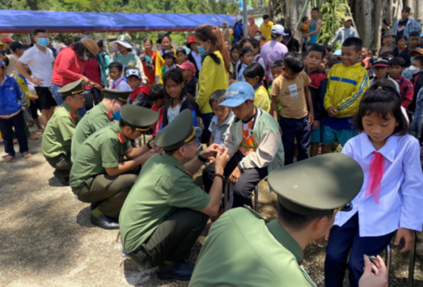 Ngày hội tựu trường ở Trà Cang -0