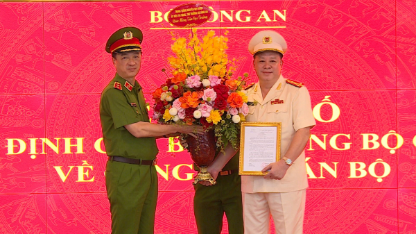 Đại tá Nguyễn Quốc Hùng giữ chức vụ Cục trưởng Cục Cảnh sát Quản lý hành chính về trật tự xã hội -0